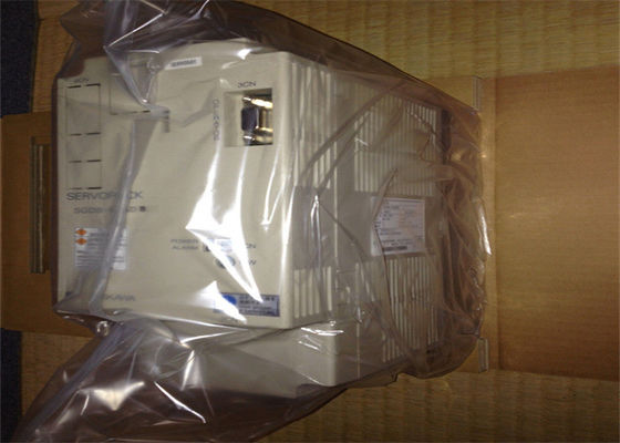 Yaskawa SGDB-03ADG СЕРВОУСИЛИТЕЛЬ ПЕРЕМЕННОГО ТОКА 200-230 В, 3 А, 0,3 КВТ, 3 ФАЗЫ