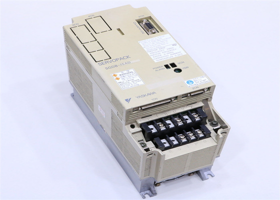 Yaskawa SGDB-15AD AC SERVO AMPLIFIER 200-230V 8A 0.85KW 3-ФАЗНОЕ управление положением