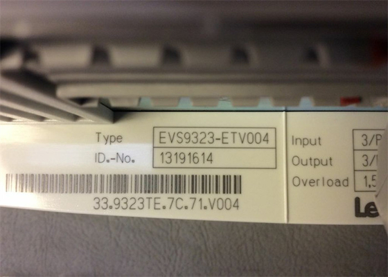 Lenze EVS9323-ETV004 СЕРВОКОНТРОЛЛЕР СЕРИИ 9300 400/480 В ПЕРЕМЕННОГО ТОКА 1,5 КВТ (2 л.с.) ТЕХНОЛОГИЯ СЕРВОПЛК