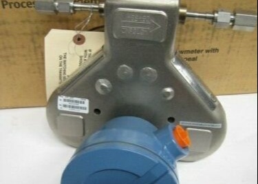 CMF010M323NWBUEZZZ EMERSON Массовый поток
