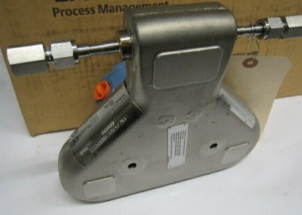 CMF010M323NWBUEZZZ EMERSON Массовый поток