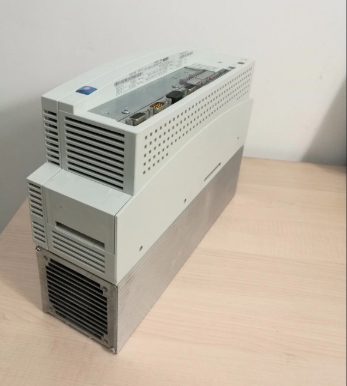 Lenze EVS9324-CIV003 SERVO CONTROLLER 9300 серии SERVO PLC холодная пластина 3,0 кВт