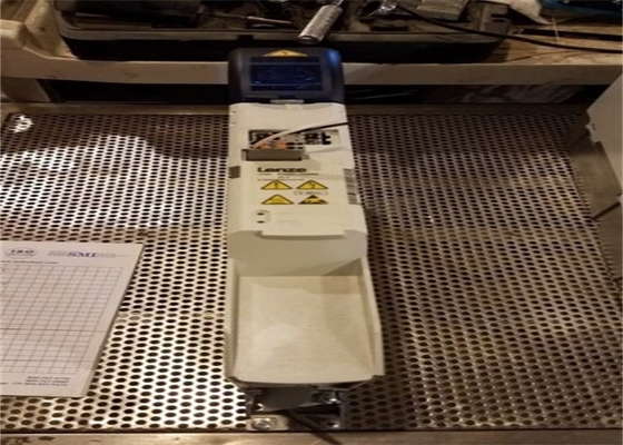 Lenze E70ACPSE0304S МОЩНОСТЬ ПИТАНИЯ, 2 ФАЗЫ, 30 А, 565/675 В ПОСТОЯННОГО ТОКА, 10,3 КВТ