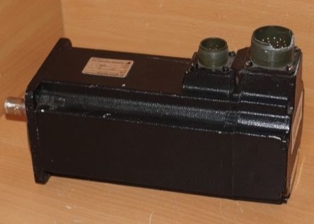 YASKAWA USAGED-03C22K AC сервомотор 300 Вт 8192 PPR дополнительный кодер