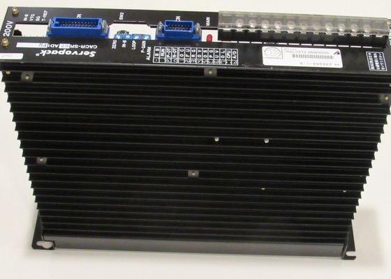 Яскава CACR-SR02-AD1-FR Совершенно новое оборудование сервомотора 200 В напряжение