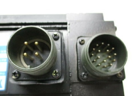 YASKAWA USAFED-05DA1 AC Сервопривод Двигатель 0.45 кВт 1500 об/мин 3.8 A