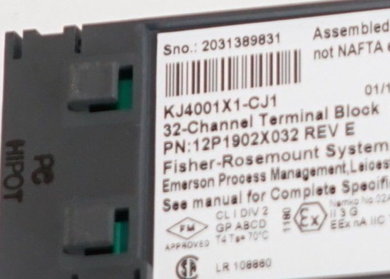 EMERSON KJ4001X1-CJ1 Клеммный блок на 32 канала 30 В постоянного тока, пиковое значение 1 мм, 150 Гц