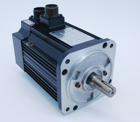USAGED-05AS2S  YASKAWA Ac Dc Servo Motor  INPUT 2AMP 3PH 200V