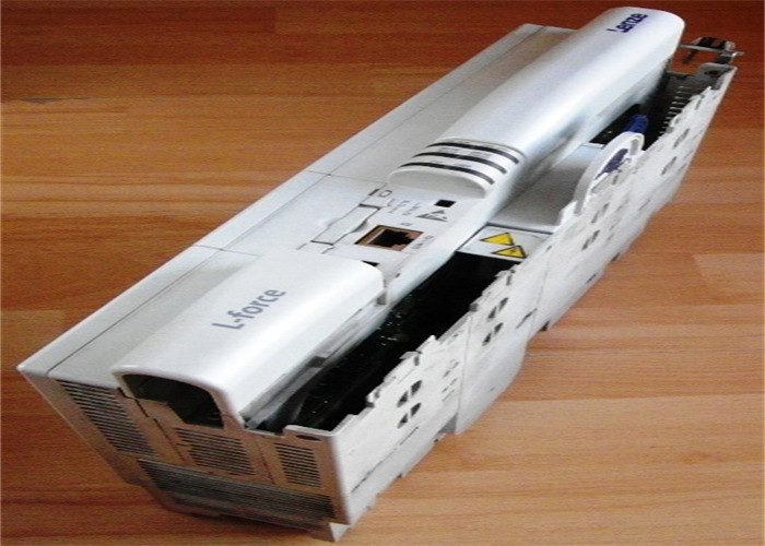Lenze E94AMHE0074 ВХОДНОЕ НАПРЯЖЕНИЕ СЕРВОПРИВОДА, 3 ФАЗЫ, 325/565/705 В ПОСТОЯННОГО ТОКА, ВИНТОВЫЕ КЛЕММЫ