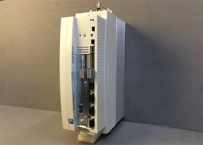 Lenze EVS9323-ETV004 СЕРВОКОНТРОЛЛЕР СЕРИИ 9300 400/480 В ПЕРЕМЕННОГО ТОКА 1,5 КВТ (2 л.с.) ТЕХНОЛОГИЯ СЕРВОПЛК