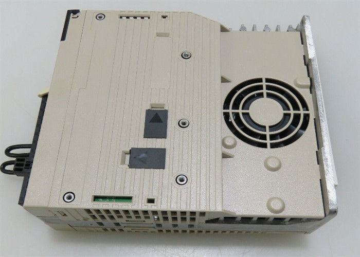 Yaskawa Новый SGDV-3R8A01A сервоприводы в оригинальной коробке