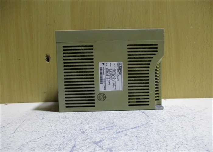 Сервоприводы Yaskawa SGDA-04APP 200 напряжения Новый оригинальный