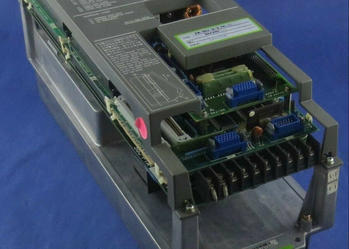 Mitsubishi FR-SGJ-2-3.7K-BR Приводы-АК Взгляд на шпиндель 200В 3.7кВ Стандартная серия