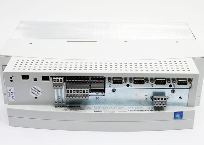 Lenze EVS9324-EPV004 Сервоконтроллер серии 9300 400 / 480 В переменного тока 3,0 кВт 4 л.с.