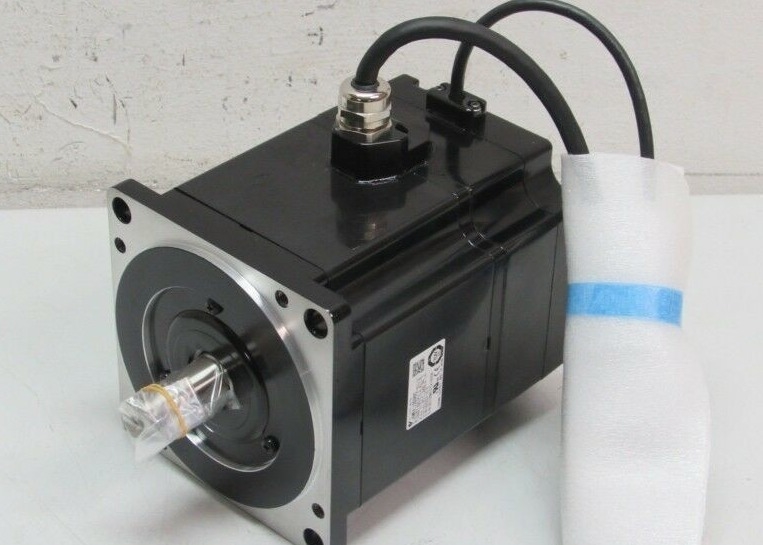 YASKAWA SGMEV-15D3A6C 1500 Вт AC MOTOR SIGMA-5 4.5A 400 В 3-ФАЗНЫЙ 20-битный абсолютный